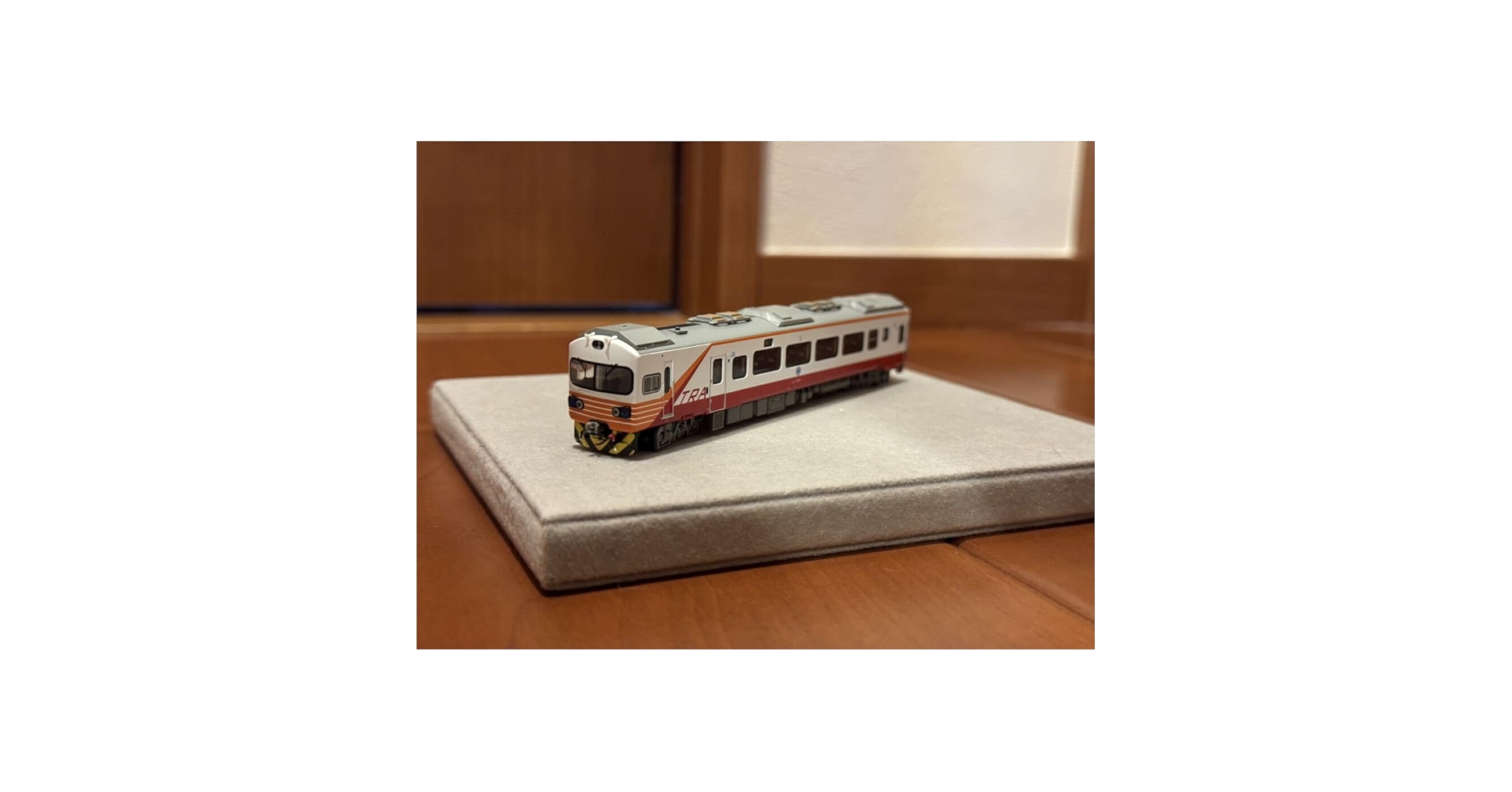 Amazon.co.jp: 台湾 鉄道模型 Touch rail EMU1200 鐵支路 自強號